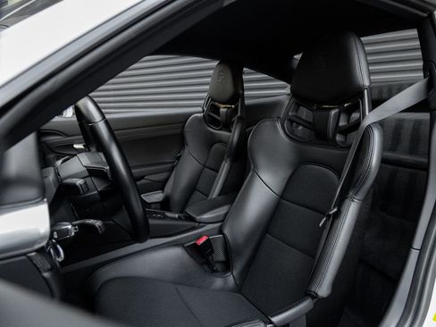 Certified 2018 Porsche 911 GT3 image 5