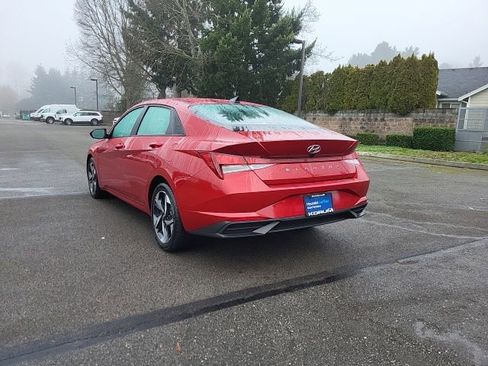 Certified 2023 Hyundai Elantra SEL w/ Convenience Package image 3