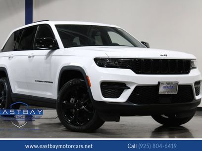 Used 2022 Jeep Grand Cherokee Altitude