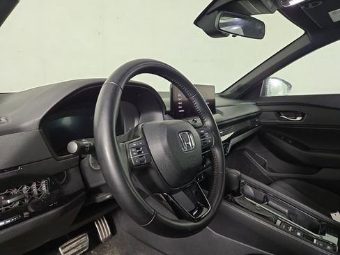 Used 2025 Honda Accord Sport image 14