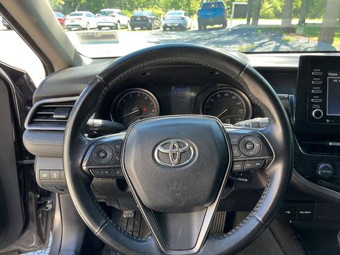 Used 2021 Toyota Camry SE FWD image 13