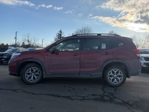 Used 2021 Subaru Forester Premium AWD/4WD image 6