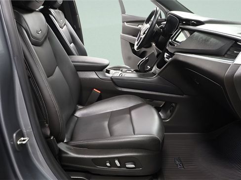 Used 2021 Cadillac XT5 Premium Luxury image 32