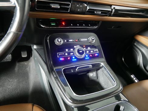Used 2022 Lincoln Nautilus Reserve AWD/4WD image 24