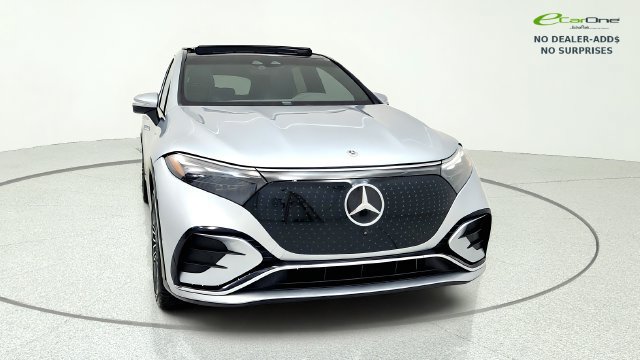 Used 2023 Mercedes-Benz EQS 580 4MATIC SUV image 2