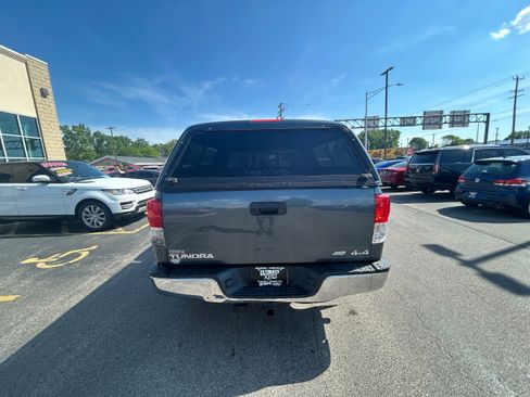 Used 2010 Toyota Tundra 4x4 Double Cab image 4