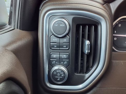 Used 2022 GMC Sierra 1500 Denali w/ Driver Alert Package II AWD/4WD image 12