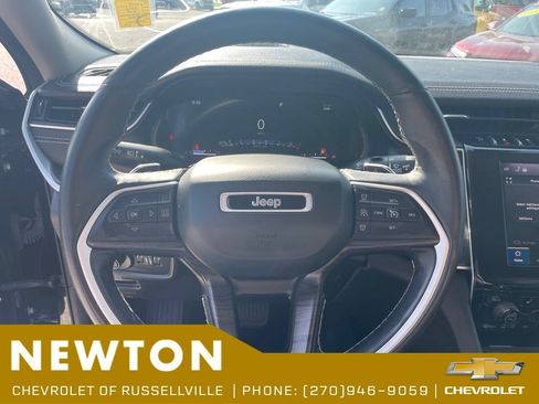 Used 2022 Jeep Grand Cherokee L Limited AWD/4WD image 8