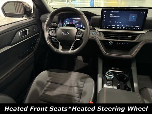 Used 2025 Ford Explorer ST-Line w/ ST-Line Street Pack image 5