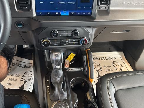 Used 2024 Ford Bronco Badlands image 30