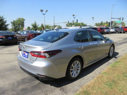 Used 2024 Toyota Camry LE image 6