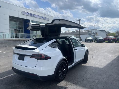 Used 2022 Tesla Model X image 20