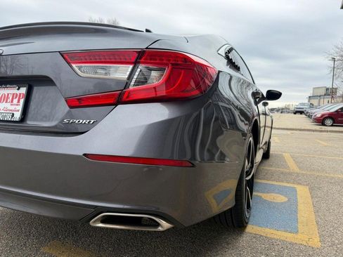 Used 2018 Honda Accord Sport image 11