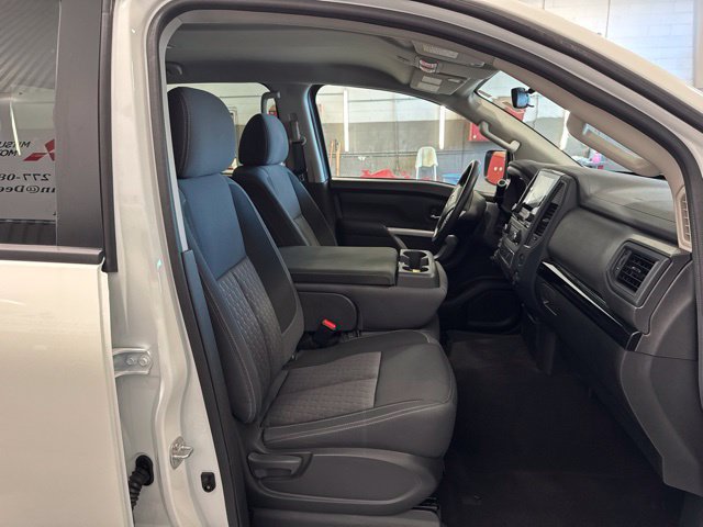 Used 2024 Nissan Titan SV AWD/4WD image 17