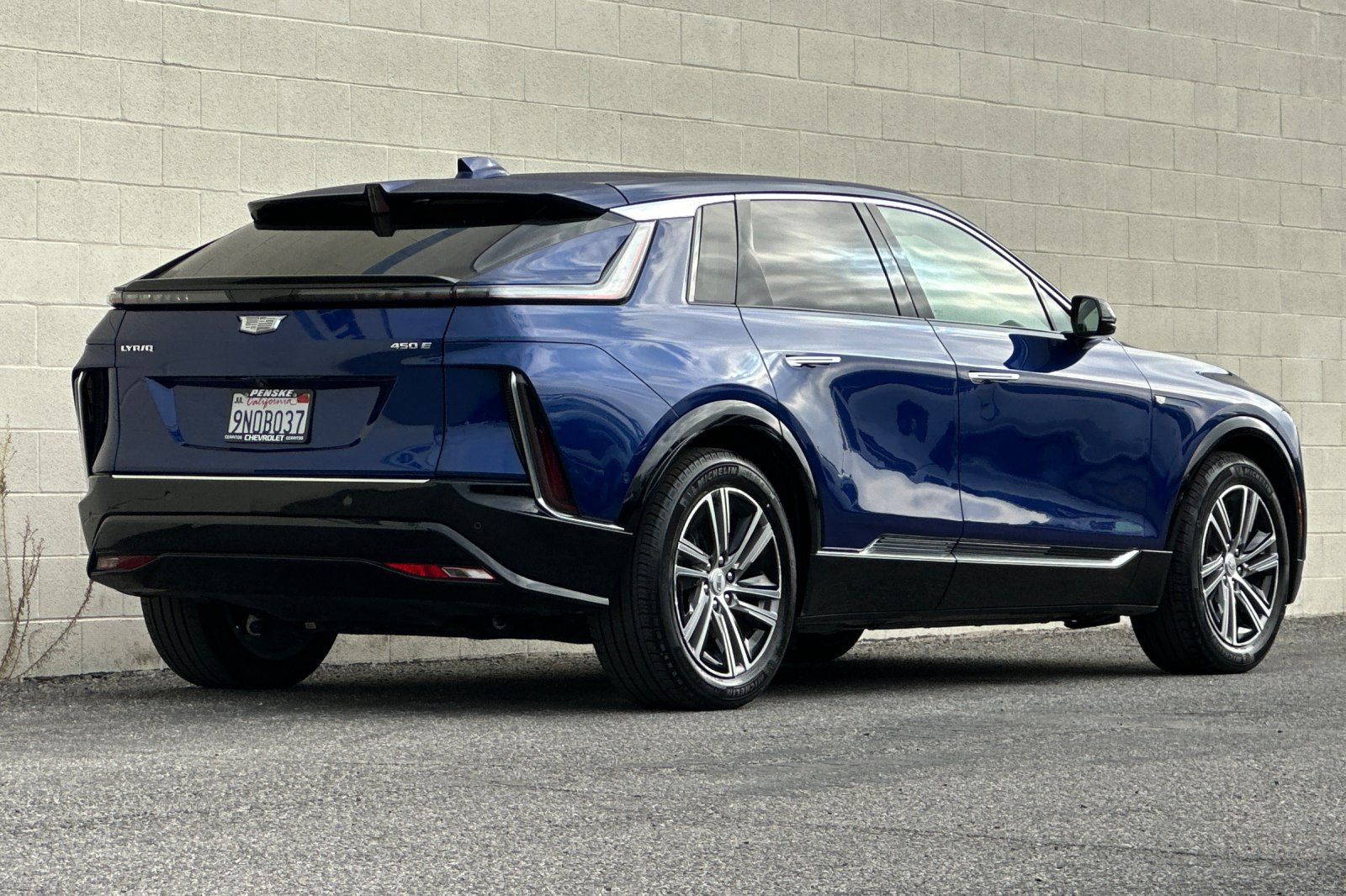 Certified 2024 Cadillac Lyriq Luxury RWD image 4