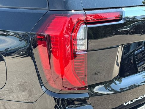 New 2026 GMC Yukon XL Elevation w/ LPO, Get Active Package AWD/4WD image 21