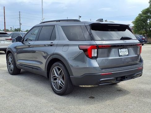 Used 2026 Ford Explorer ST-Line w/ ST-Line Street Pack RWD image 8