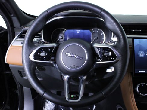 Used 2023 Jaguar F-PACE R-Dynamic S image 22