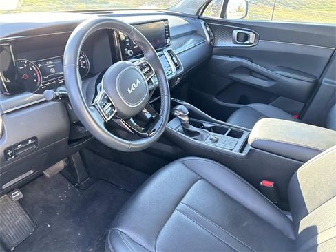 Used 2023 Kia Sorento S w/ Panoramic Sunroof Package image 11