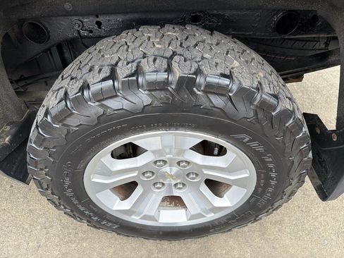 Used 2019 Chevrolet Silverado 1500 LT w/ All Star Edition image 17