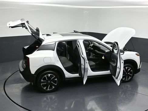 New 2026 Nissan Kicks SV w/ SV Premium Package AWD/4WD image 30