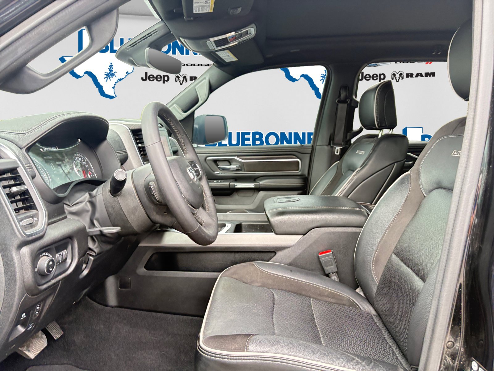 Used 2025 RAM 1500 Laramie w/ Laramie Southwest Edition AWD/4WD image 11