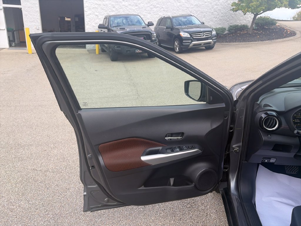 Used 2019 Nissan Kicks SR FWD image 11