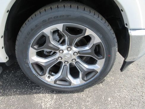 Used 2020 RAM 1500 Limited image 9