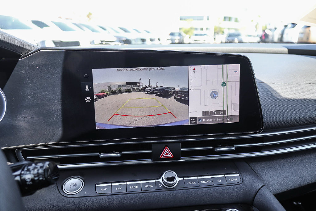 Used 2024 Hyundai Elantra SEL FWD image 24