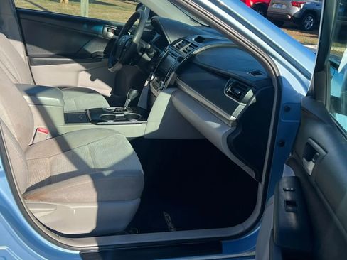 Used 2012 Toyota Camry LE image 18