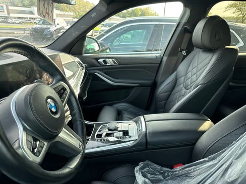 Used 2024 BMW X5 xDrive40i w/ M Sport Package image 12