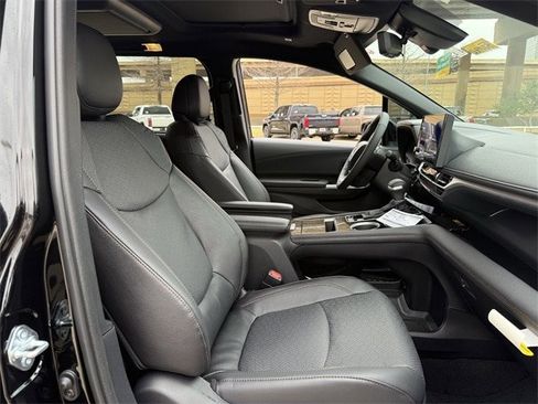 New 2026 Toyota Sienna Limited image 32