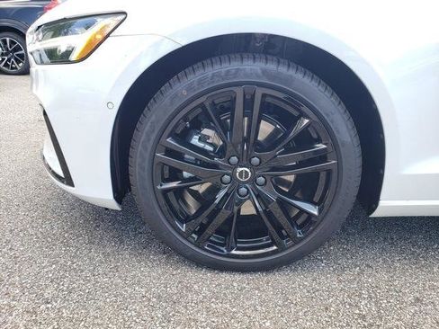 New 2024 Volvo S60 B5 Plus image 12