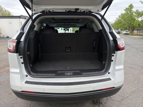 Used 2017 Chevrolet Traverse LT FWD image 33