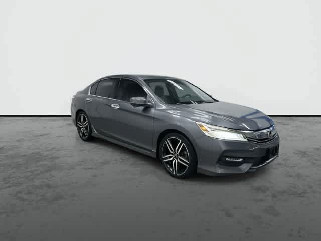 Used 2017 Honda Accord Touring image 5