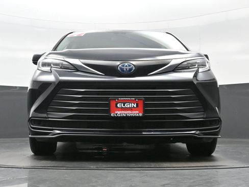 Used 2022 Toyota Sienna LE w/ LE Plus Package AWD/4WD image 27