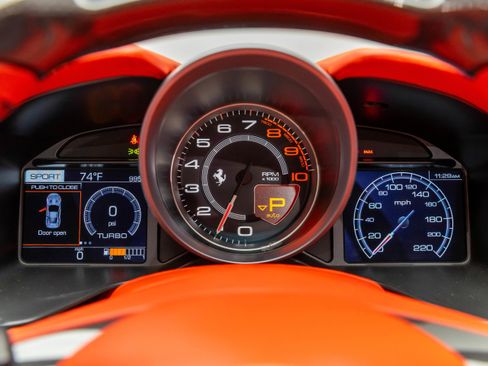 Certified 2019 Ferrari Portofino RWD image 24