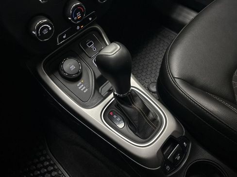 Used 2018 Jeep Compass Latitude w/ Cold Weather Group image 42