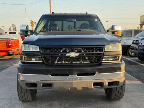 Used 2005 Chevrolet Silverado 2500 LT w/ Heavy-Duty Power Package AWD/4WD image 15