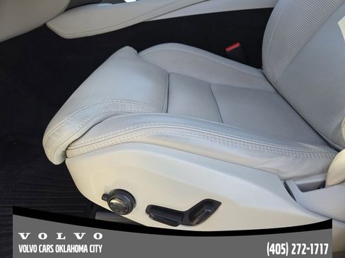 Certified 2024 Volvo XC90 B6 Ultimate w/ Protection Package Premier image 23