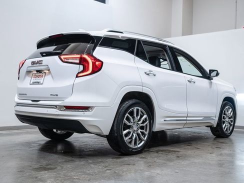 Used 2023 GMC Terrain Denali w/ Denali Premium Package image 9