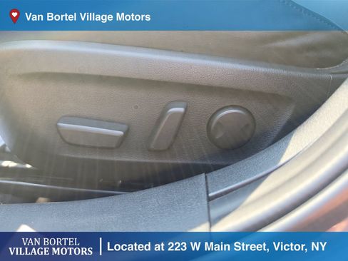 Used 2021 MAZDA MAZDA3 Hatchback w/Premium Plus Pkg AWD/4WD image 15