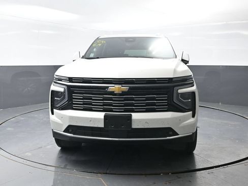 Used 2025 Chevrolet Suburban High Country AWD/4WD image 8