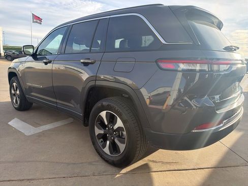 Used 2023 Jeep Grand Cherokee 4WD 4xe image 5