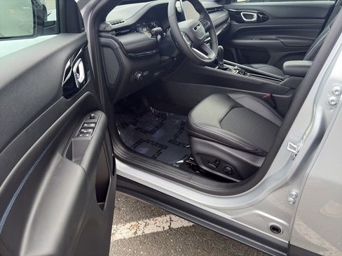 New 2026 Jeep Compass Latitude image 5