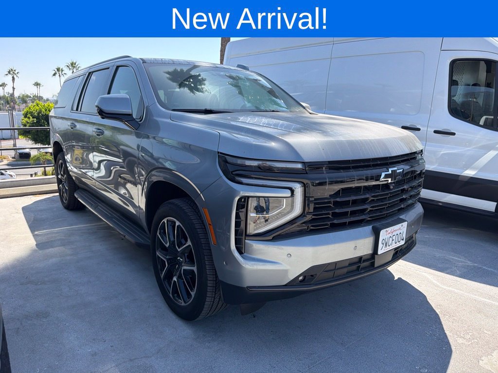 Used 2026 Chevrolet Suburban RST RWD image 1