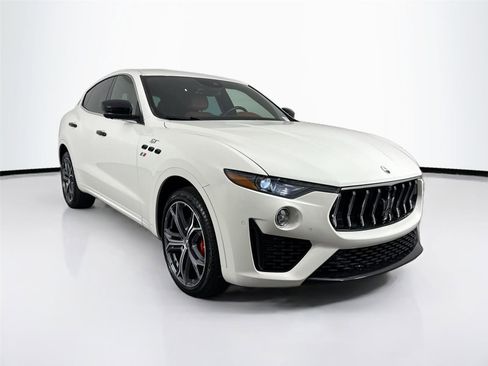 Used 2022 Maserati Levante GT image 4