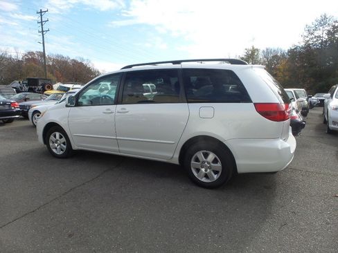Used 2005 Toyota Sienna XLE image 3