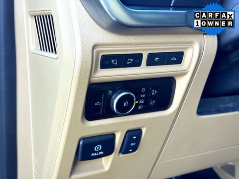 Used 2023 Ford F150 Lariat w/ Trailer Tow Package image 13