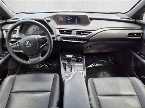 Used 2019 Lexus UX 200 w/ Accessory Package FWD image 18